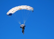  NBA常规赛季后赛对决在即！辽宁男篮演练定位球，费内巴切密集防守应对