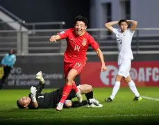 包含南特走出低迷，齐心协力全队团结一致豪取三分的词条